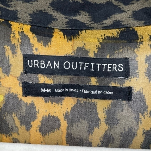 Urban outfitters leopard cheetah‎ animal print button front cropped shirt M - Picture 3 of 8